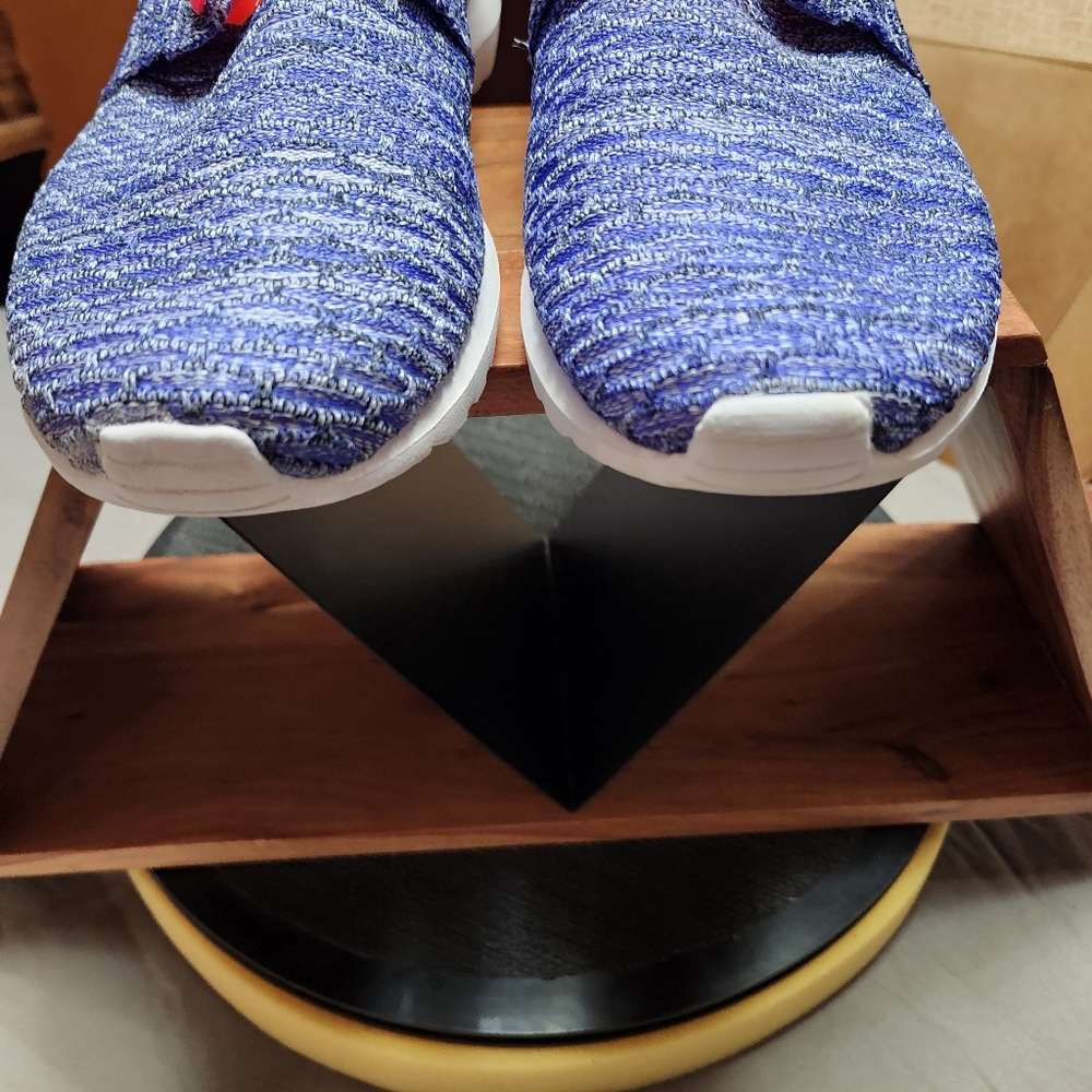 Nike Flyknit Rosherun Persian Violet / Hot Lava Mens Size 10.5 - Picture 4 of 15
